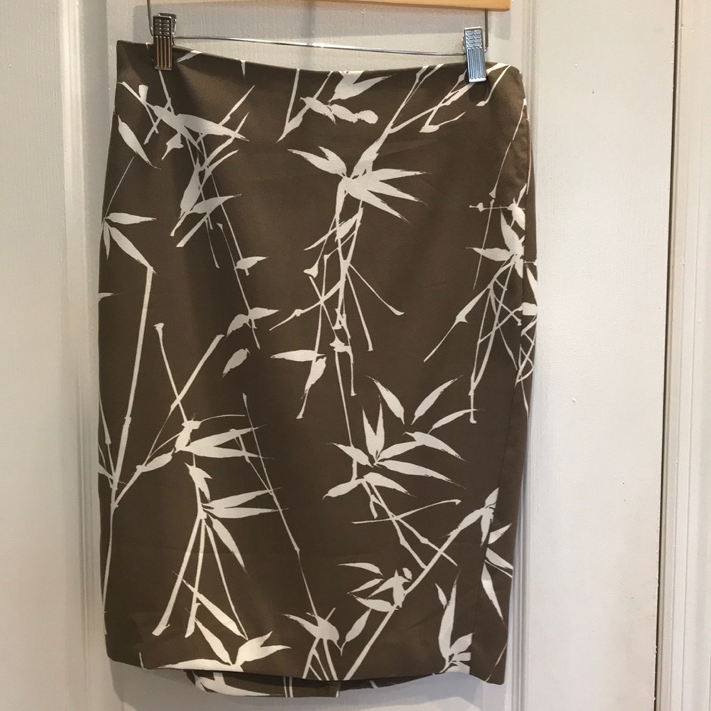Banana Republic tan pencil skirt